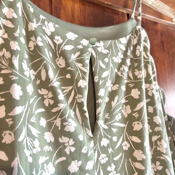 Fortune & Ivy Floral Green Sleeveless Dress - Picture 4 of 6